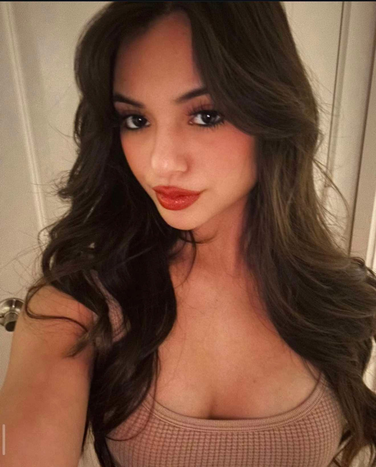 Bella is Female Escorts. | Los Angeles | California | United States | scarletamour.com 