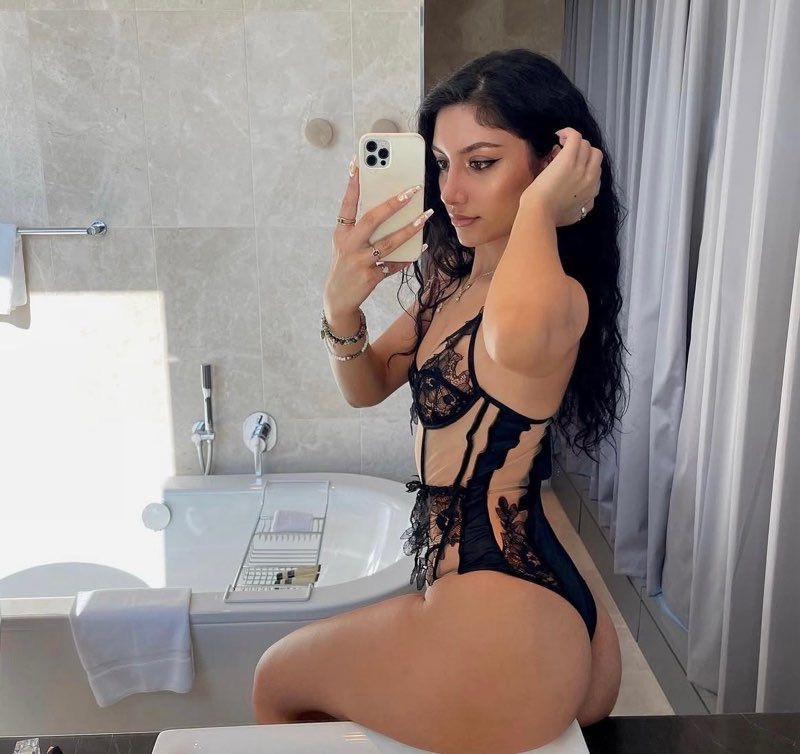 Claudia is Female Escorts. | Orange County | California | United States | scarletamour.com 