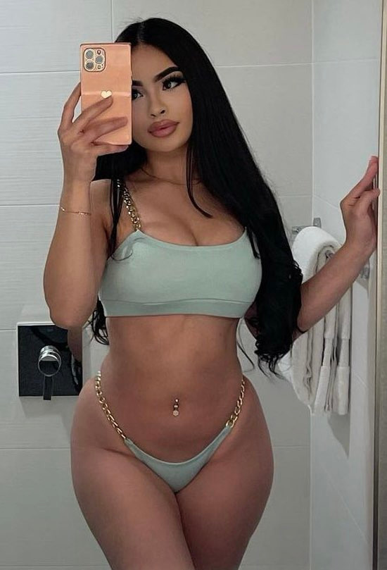 Laura is Female Escorts. | Orange County | California | United States | scarletamour.com 